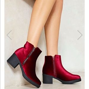 BRAND NEW Nasty Gal ref velvet booties